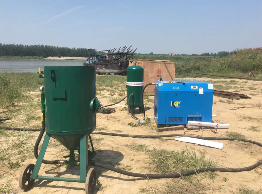 仙桃某船廠(chǎng)訂購一整套除銹噴砂設備